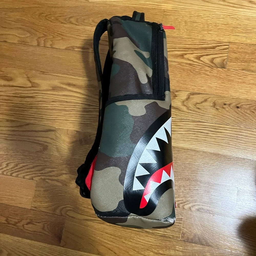 Backpack - Picture 3 of 8